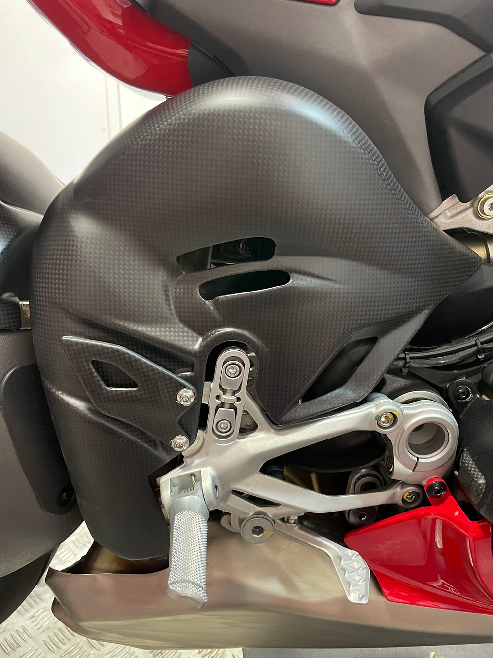 PROTECTION ECHAPPEMENT CARBONE DUCATI PANIGALE V4 S 2025