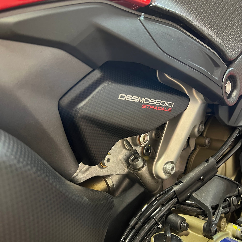 KIT COUVERCLE CYLINDRE CARBONE DUCATI V4 S 2025